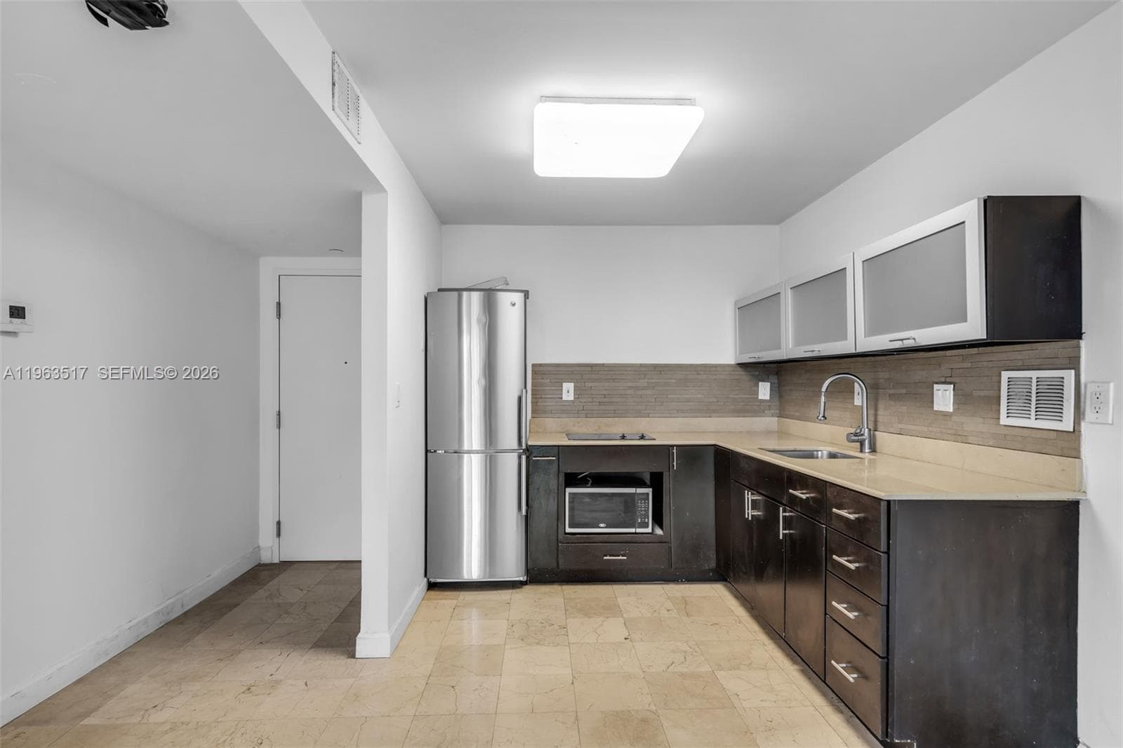 2301 Collins Ave 621 photo 9