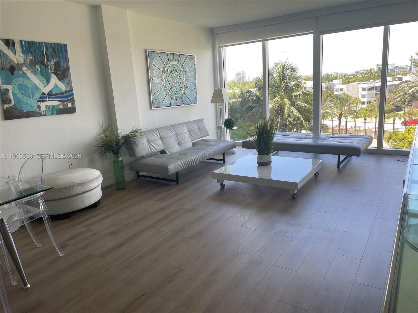 10275 Collins Ave 427 photo 4