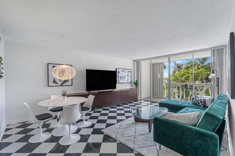 2505 S Ocean Boulevard 303 photo 1
