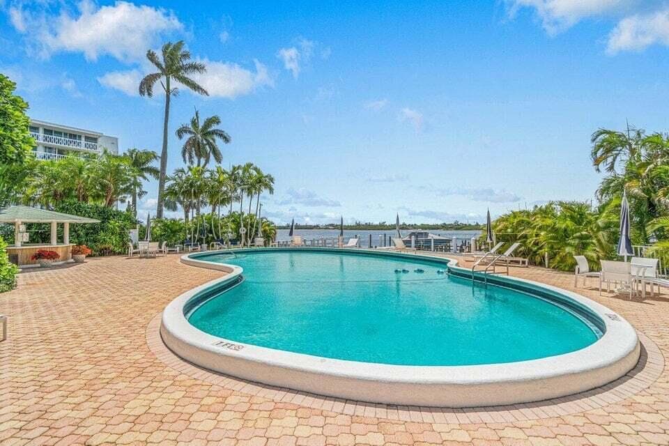 2505 S Ocean Boulevard 303 photo 21