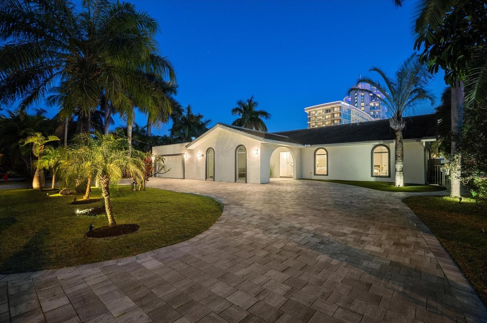 2540 Mercedes Drive photo 9