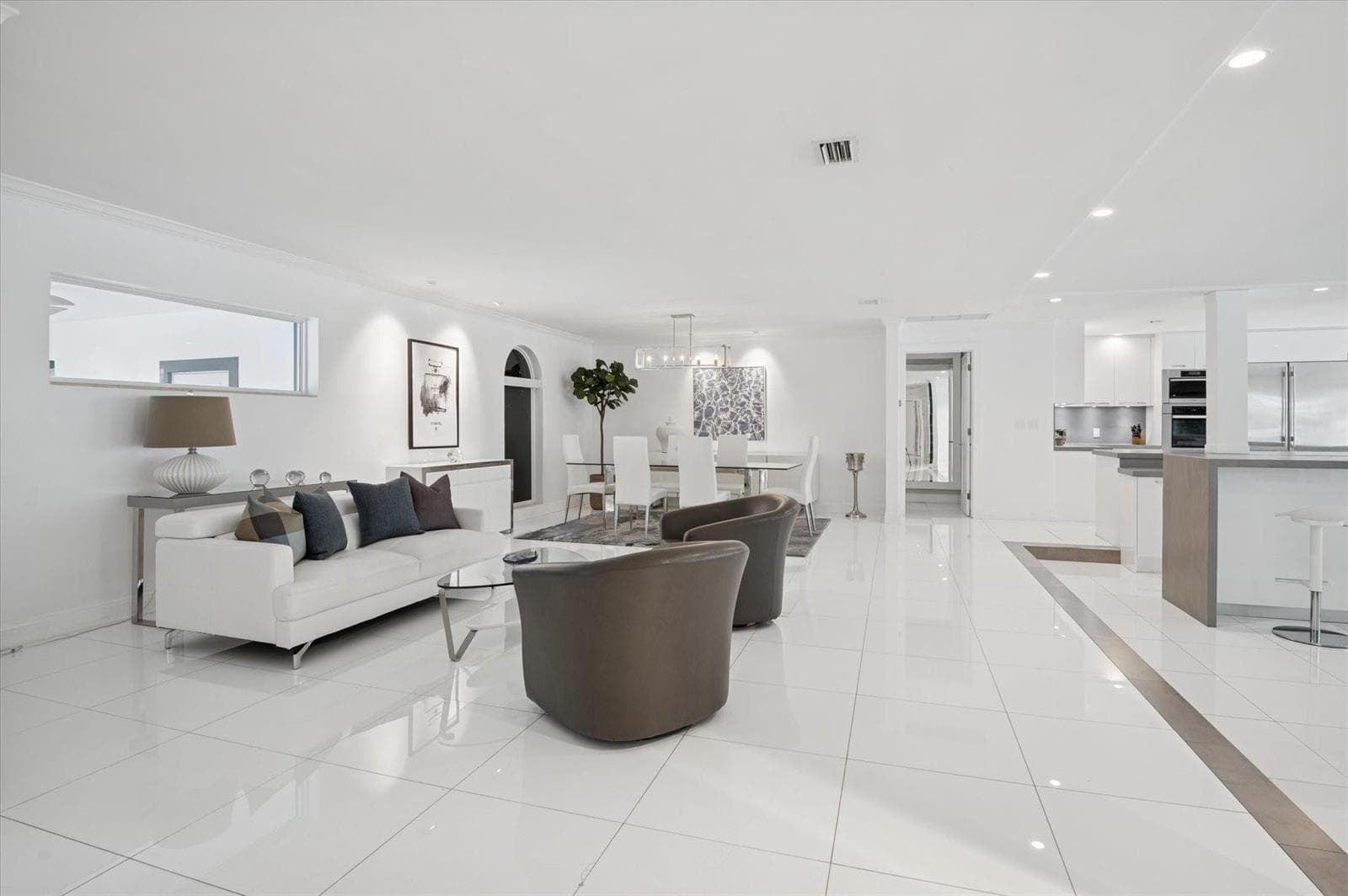 2540 Mercedes Drive photo 10