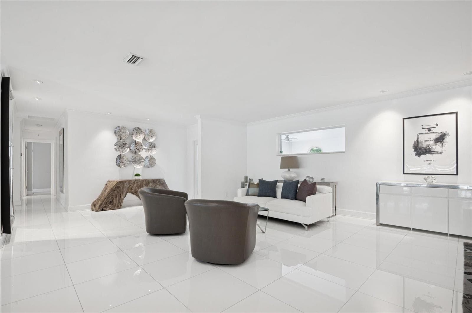 2540 Mercedes Drive photo 11