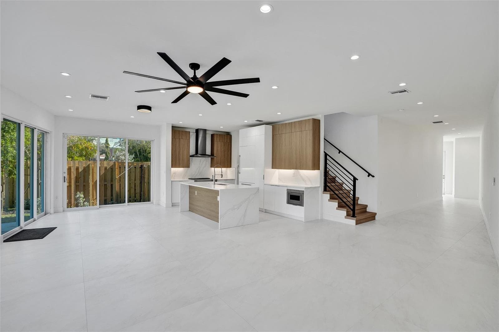 1133 NE 18th Court photo 6