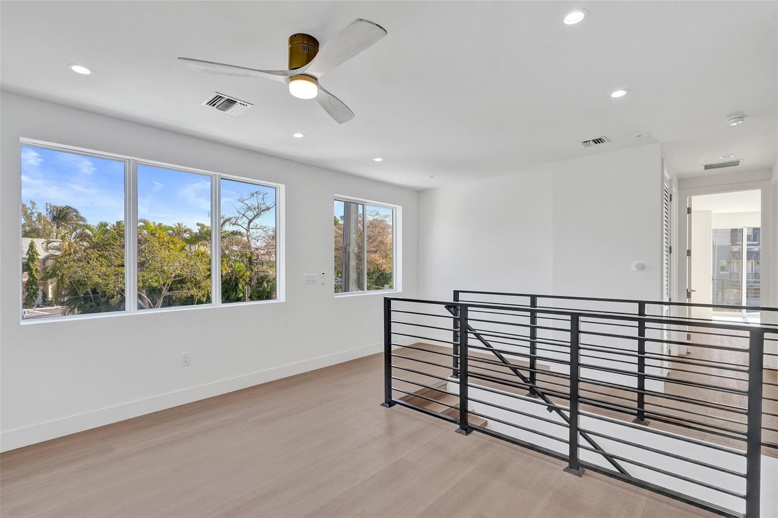 1133 NE 18th Court photo 13