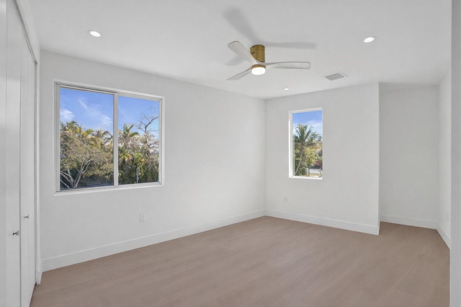 1133 NE 18th Court photo 14