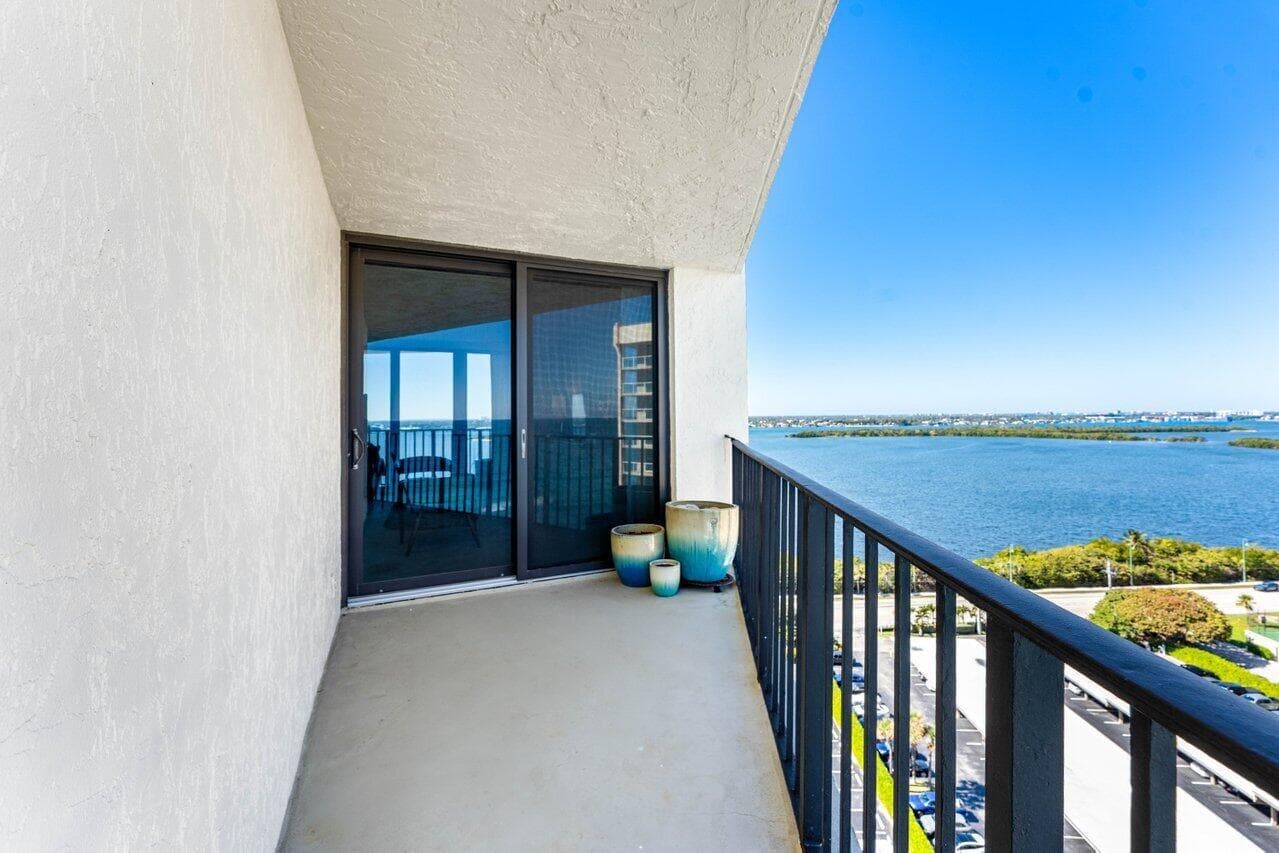 5420 N Ocean Drive 1605 photo 18