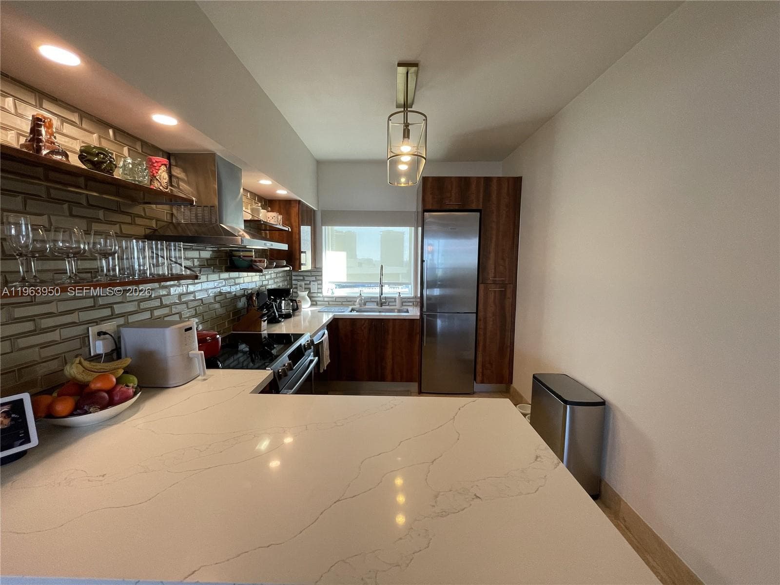 601 NE 36th St 2109 photo 9