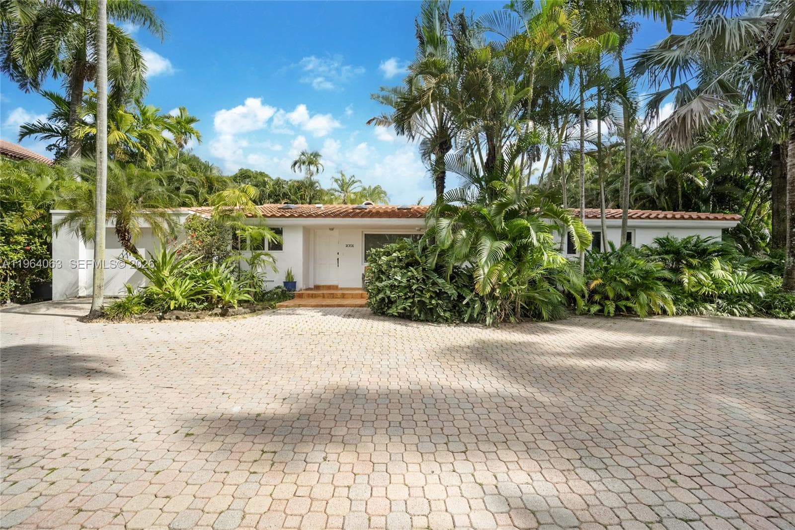 278 S Island Dr photo 1