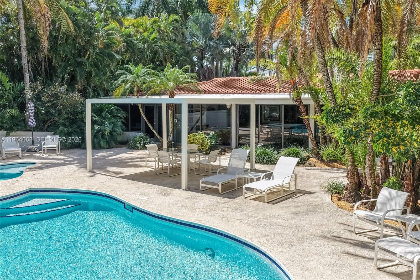 278 S Island Dr photo 4