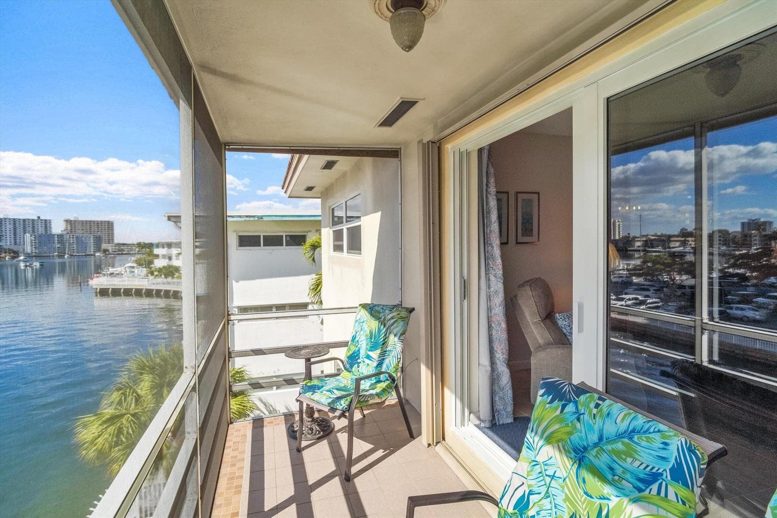 2600 Diana Drive 301 photo 2