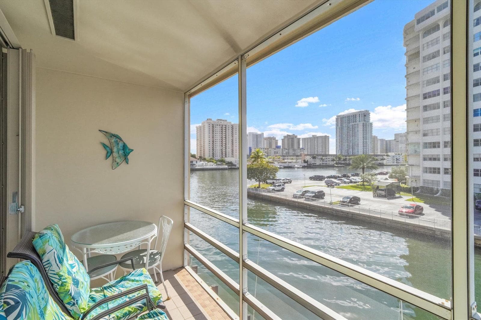 2600 Diana Drive 301 photo 1