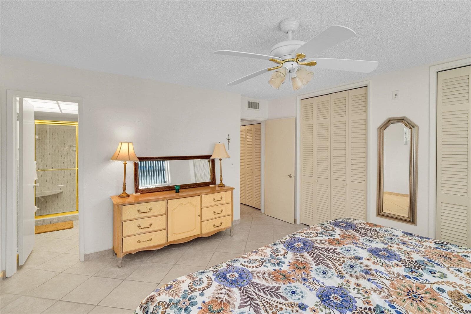 2600 Diana Drive 301 photo 14