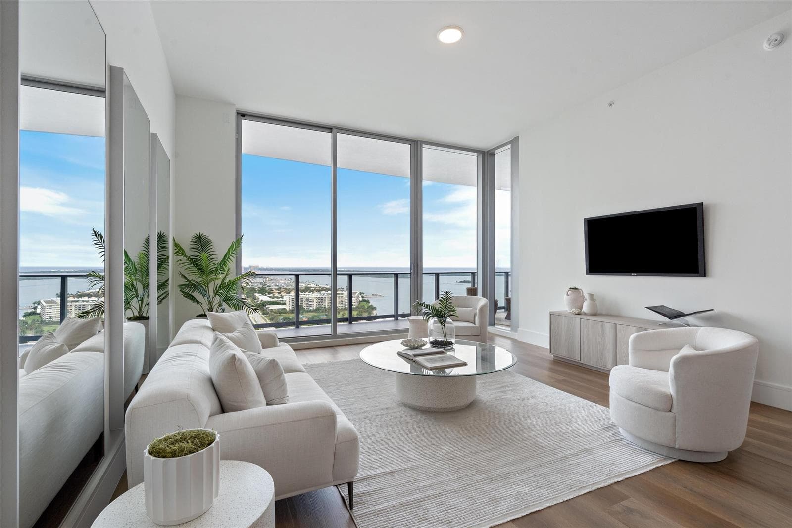 220 S Lake Shore Drive 2305 photo 2