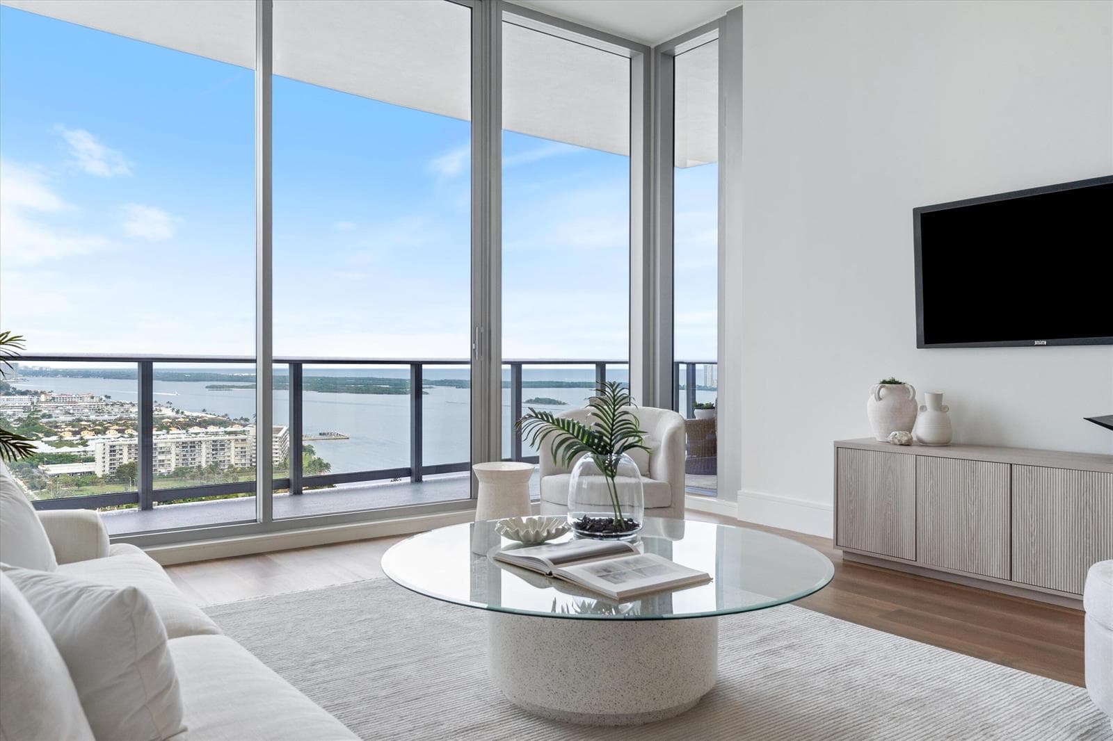 220 S Lake Shore Drive 2305 photo 3