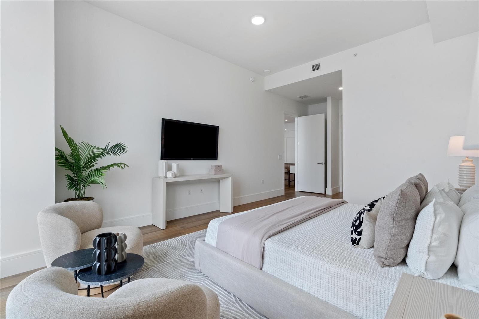 220 S Lake Shore Drive 2305 photo 15