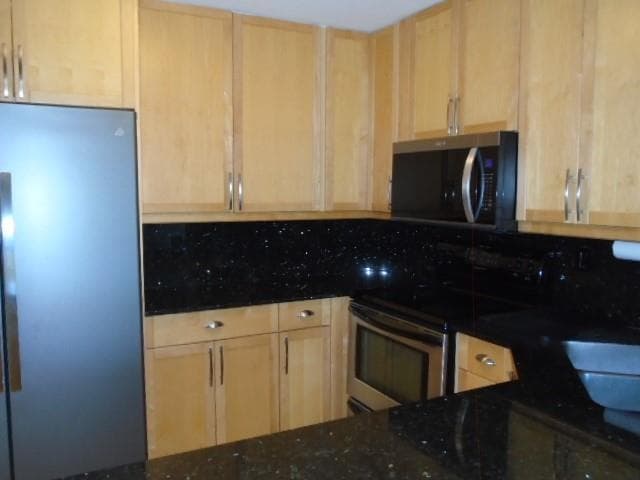 1800 N Andrews Avenue 4b photo 5