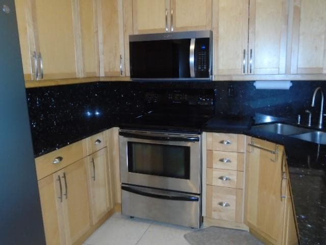 1800 N Andrews Avenue 4b photo 9