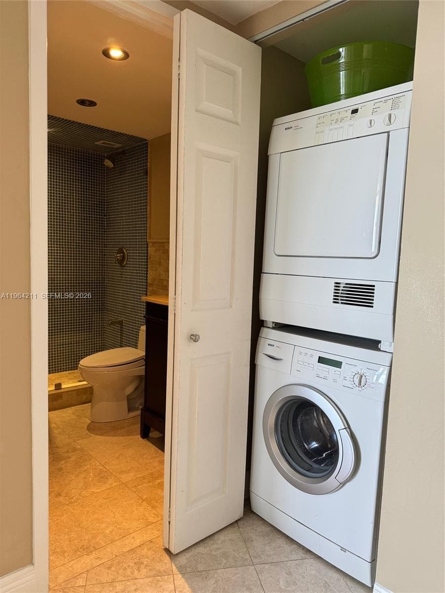 3180 Ocean Dr 1619 photo 14