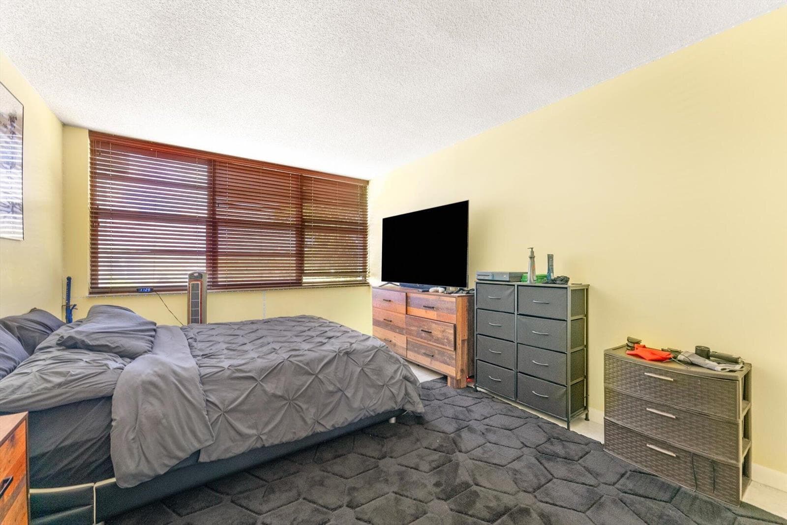 2751 Taft Street 403 photo 10