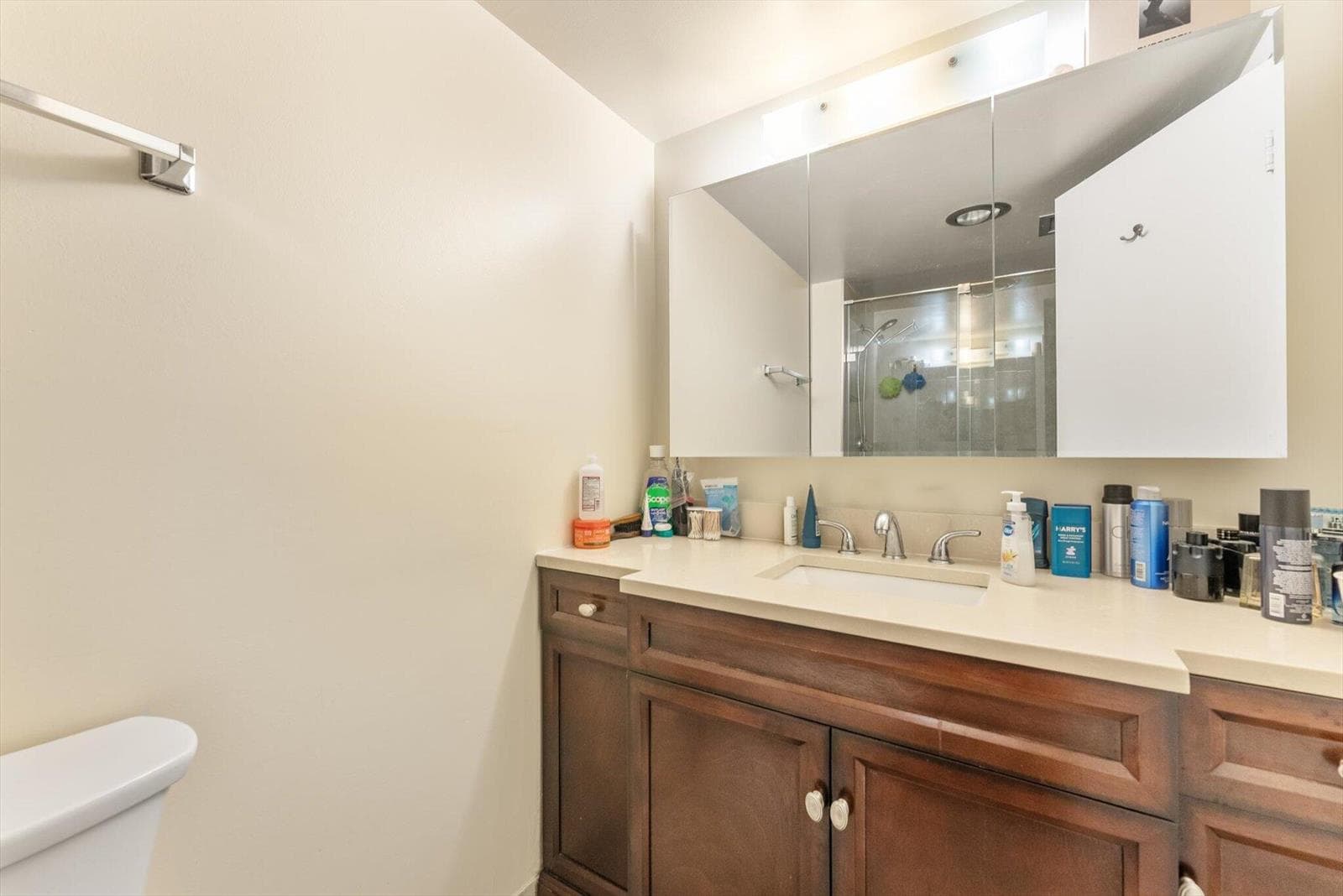 2751 Taft Street 403 photo 14