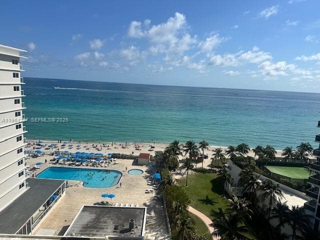 19201 Collins Ave 1044 photo 3