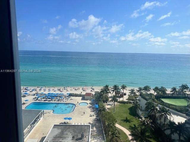 19201 Collins Ave 1044 photo 1