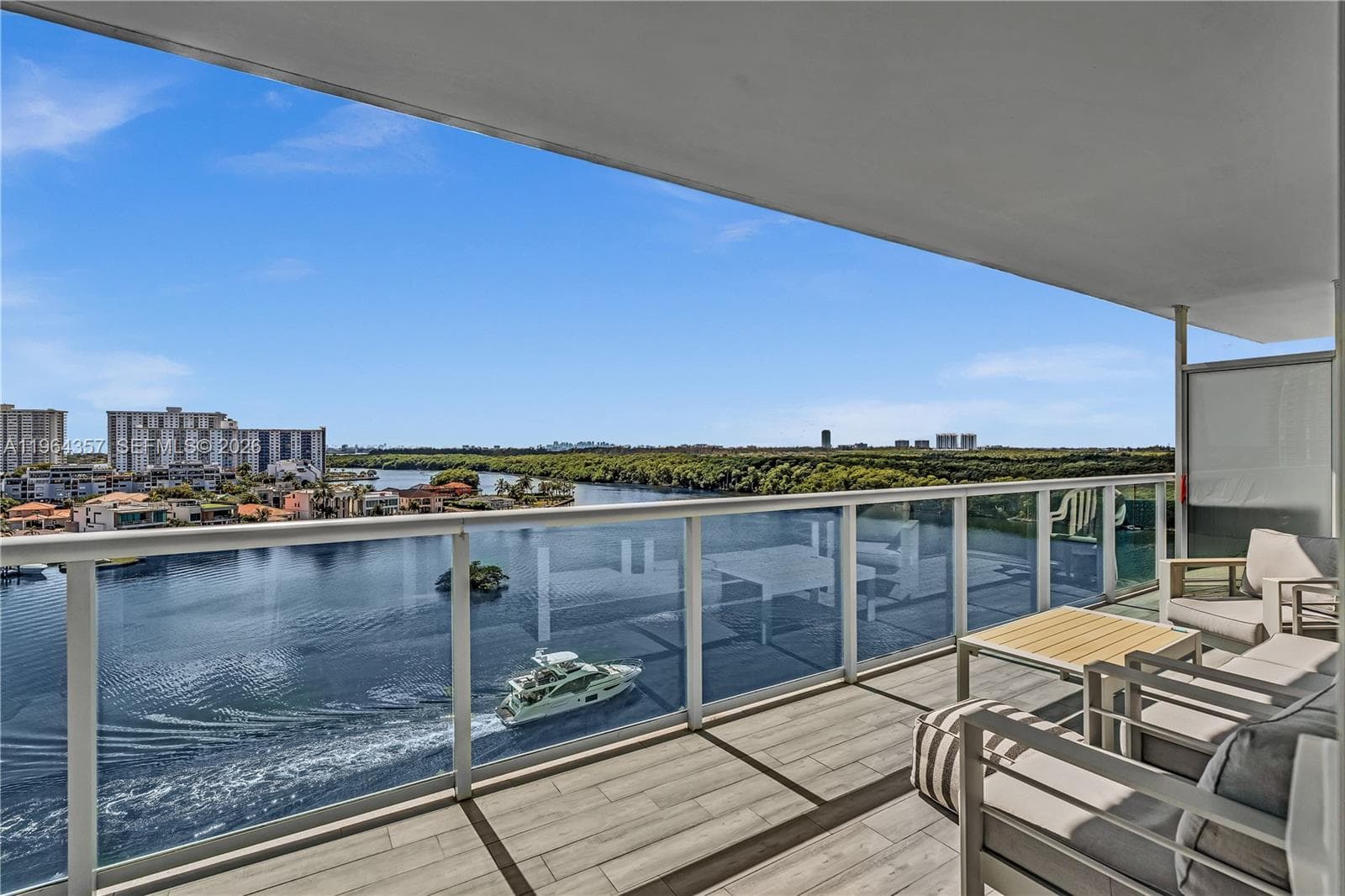 400 Sunny Isles Blvd 907 photo 3
