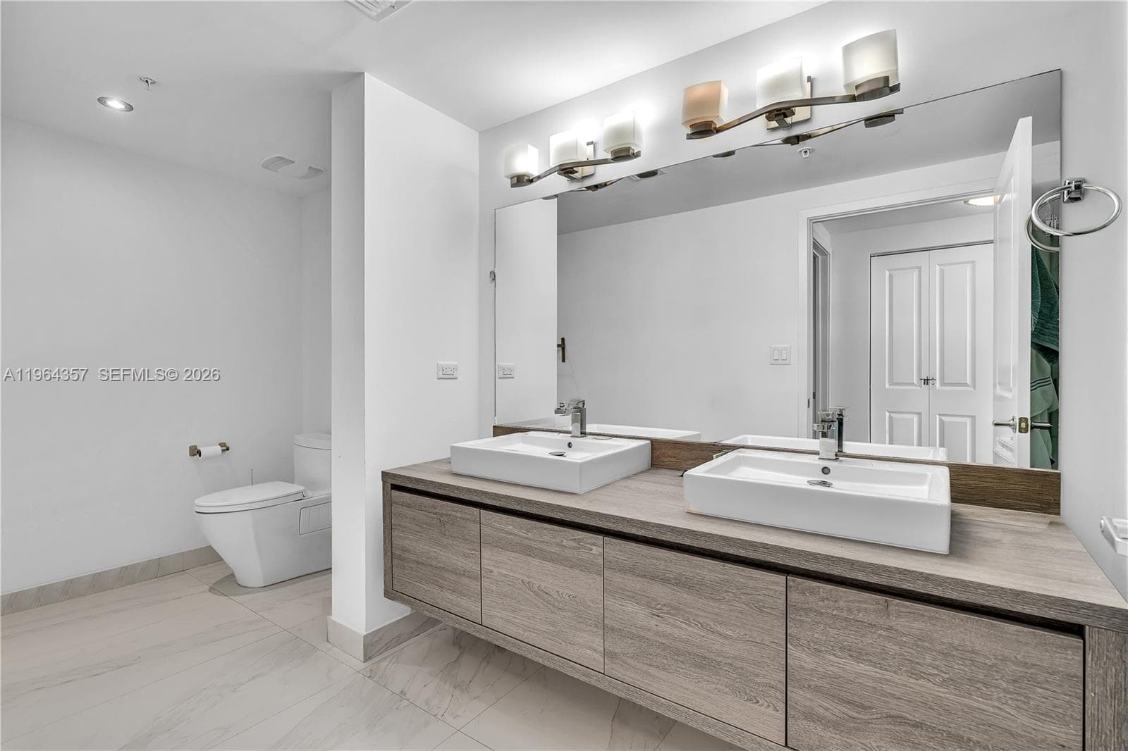 400 Sunny Isles Blvd 907 photo 20