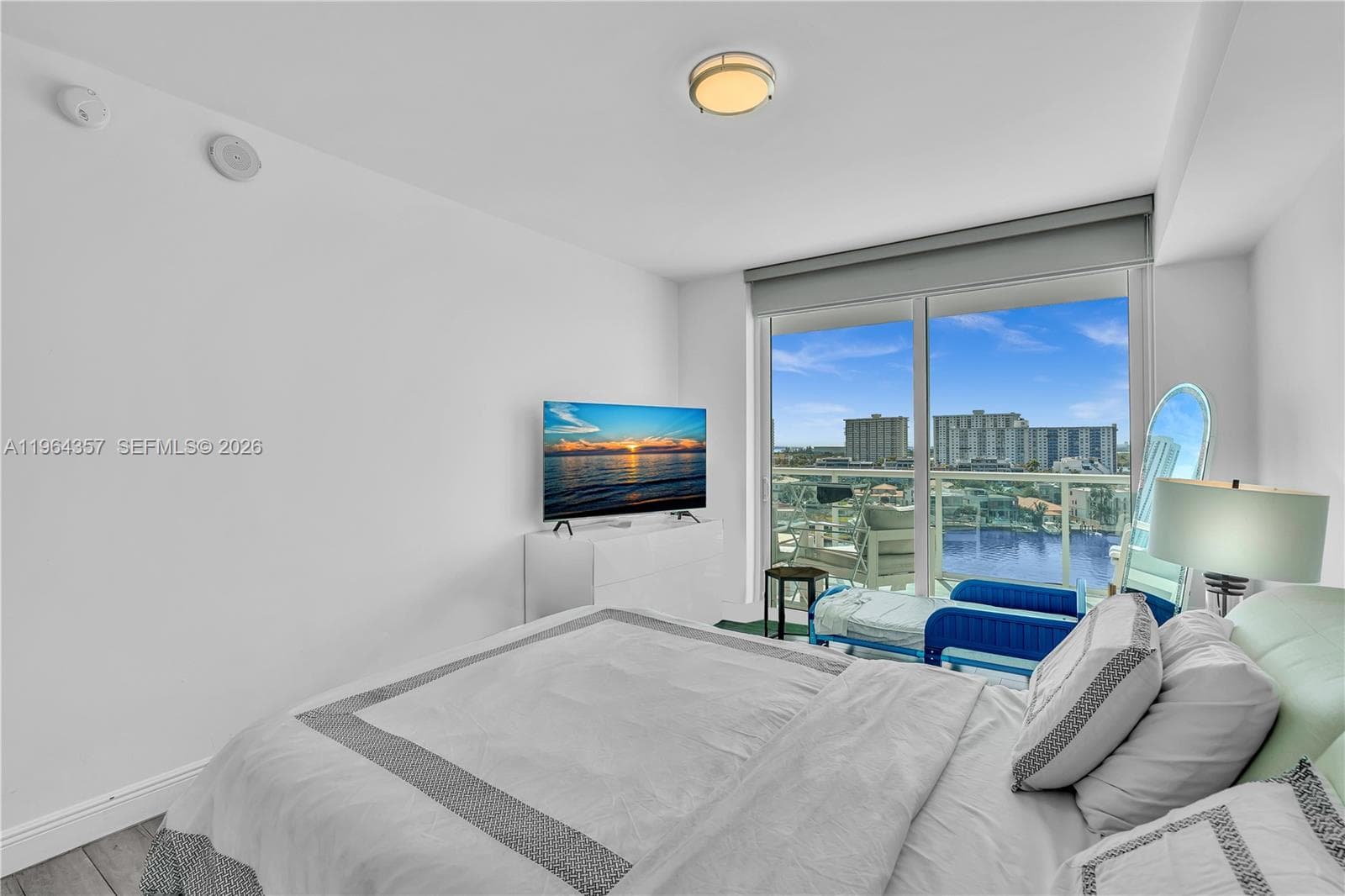 400 Sunny Isles Blvd 907 photo 14