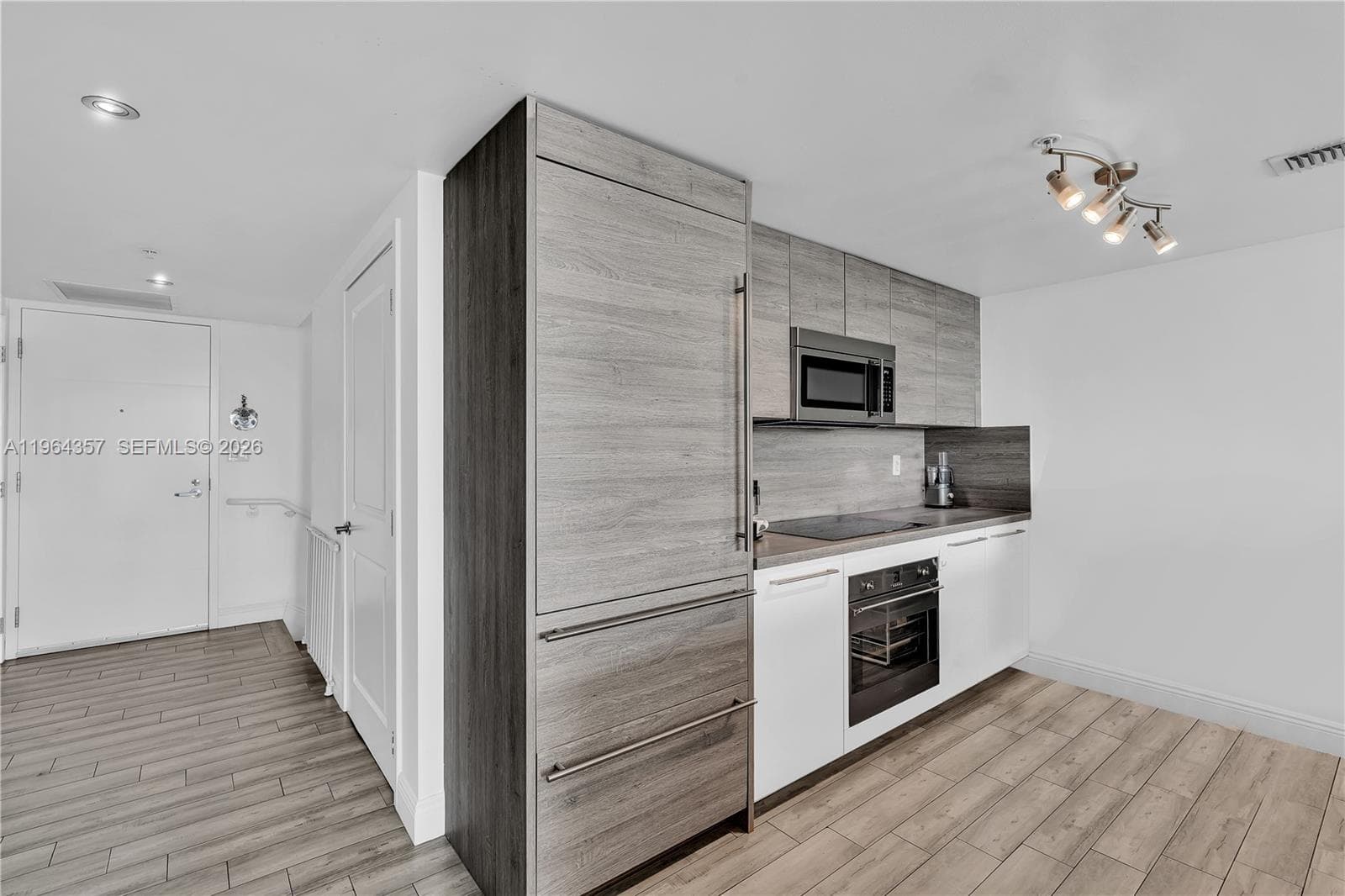 400 Sunny Isles Blvd 907 photo 11