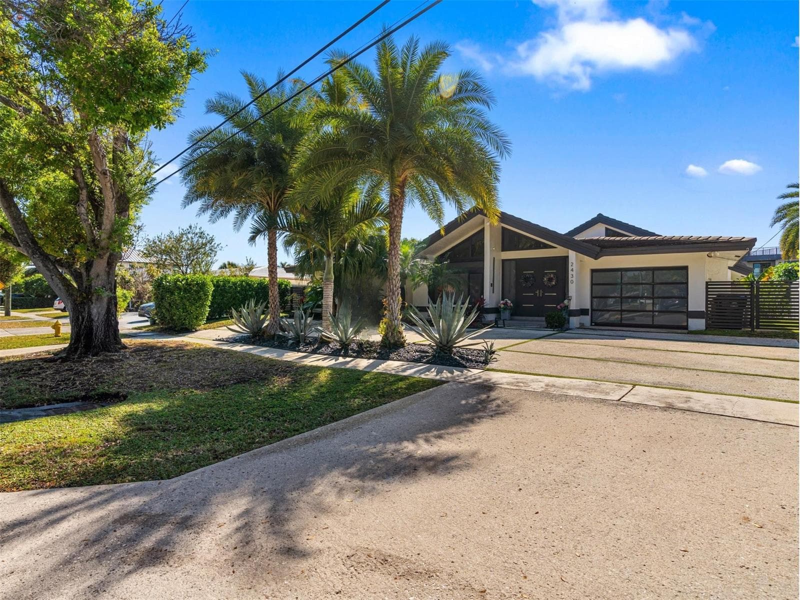 2430 NE 49th Street photo 1