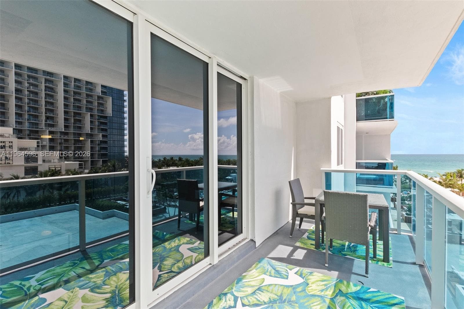 2301 Collins Ave 504 photo 2