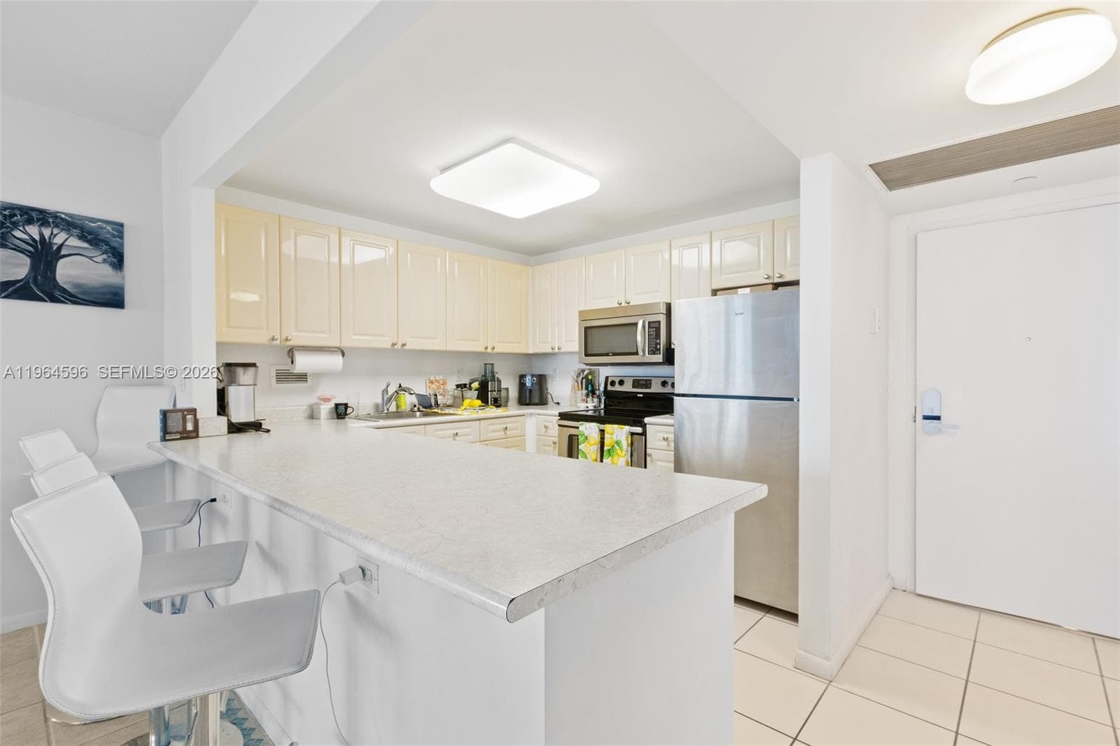 2301 Collins Ave 504 photo 7