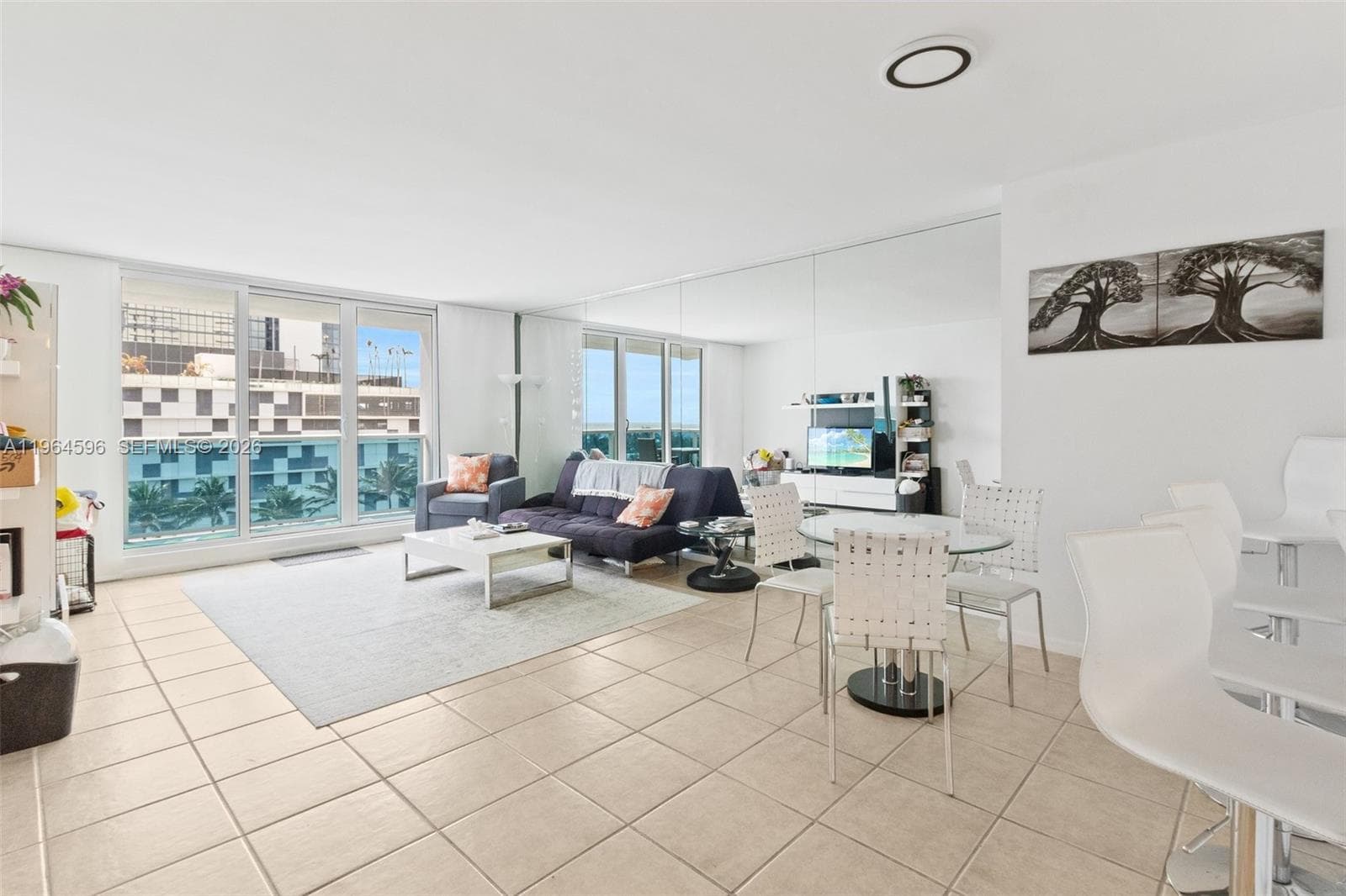 2301 Collins Ave 504 photo 3