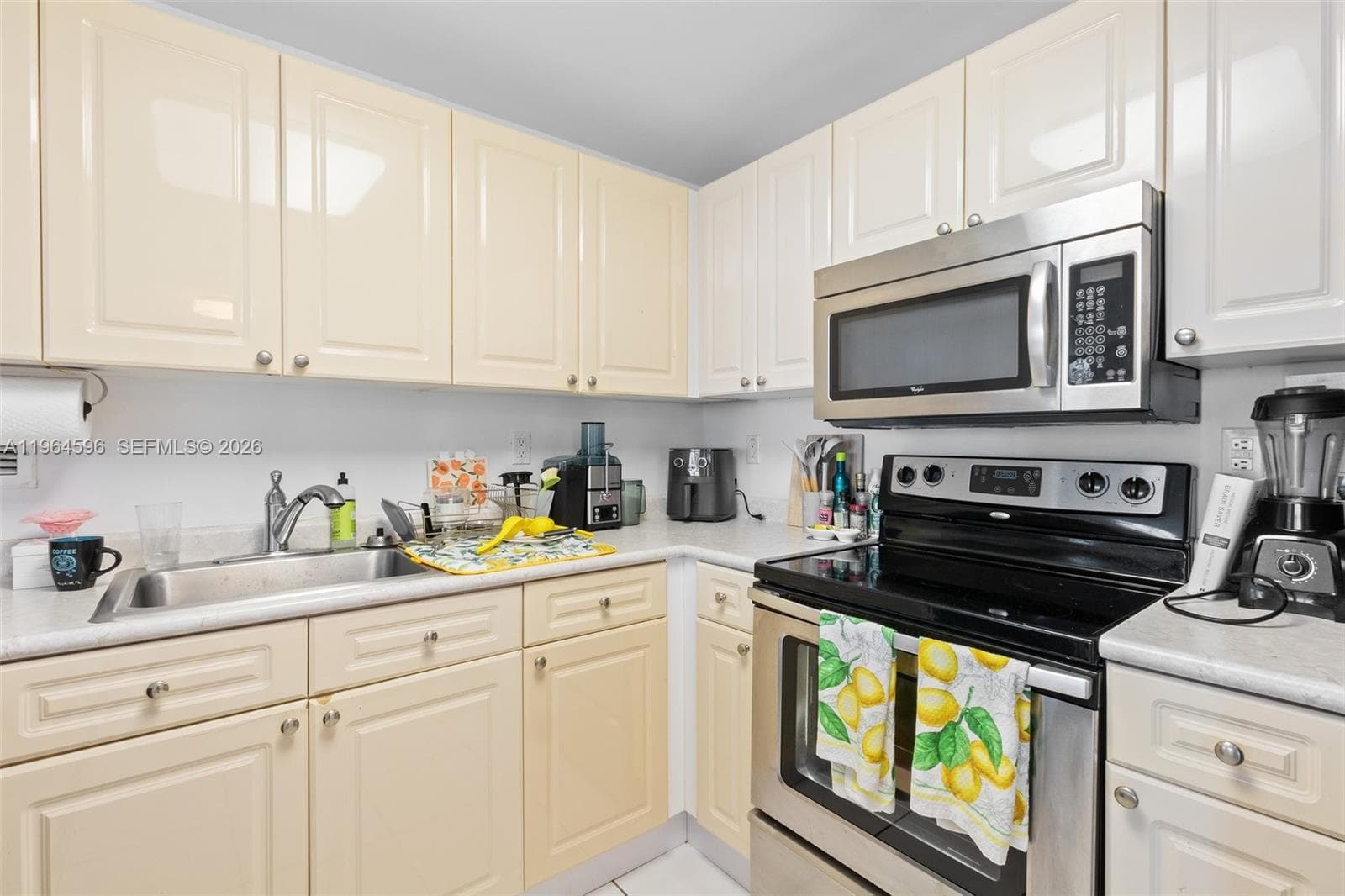 2301 Collins Ave 504 photo 9