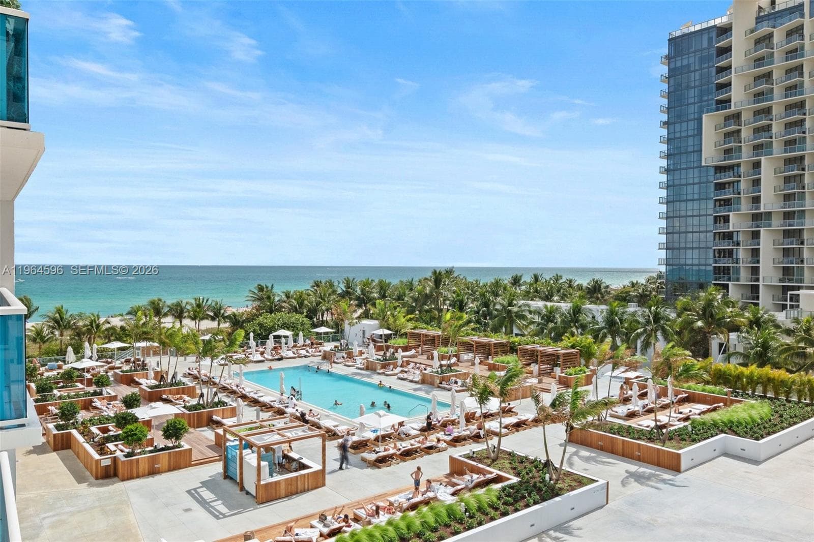 2301 Collins Ave 504 photo 4