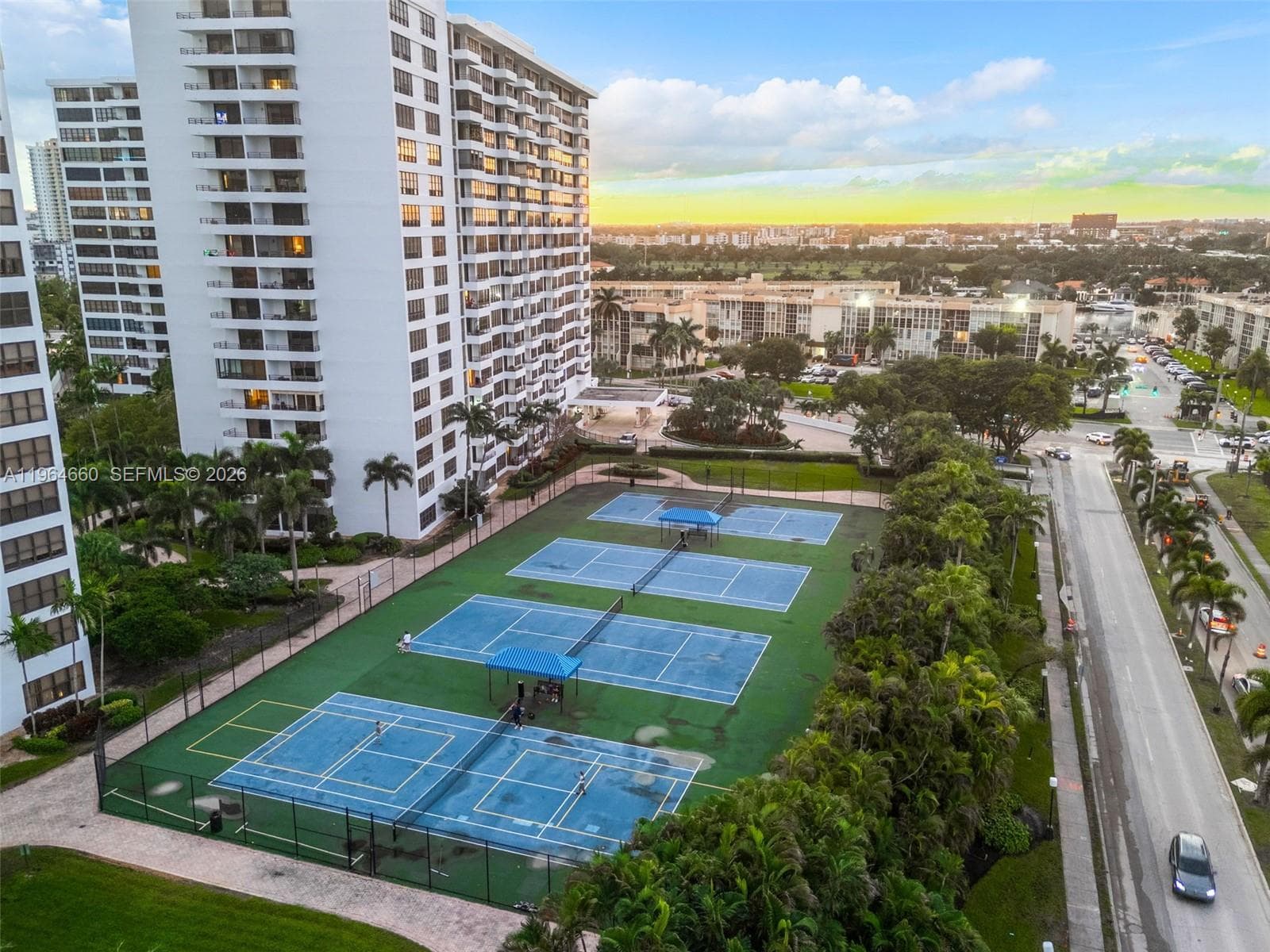 600 Three Islands Blvd 1214 photo 10