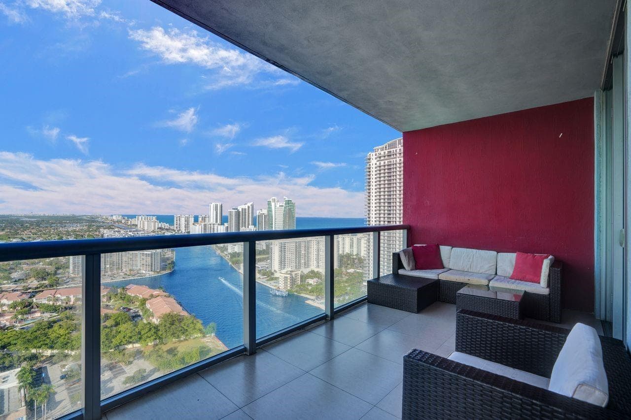 2600 E Hallandale Beach Boulevard T3210 photo 2