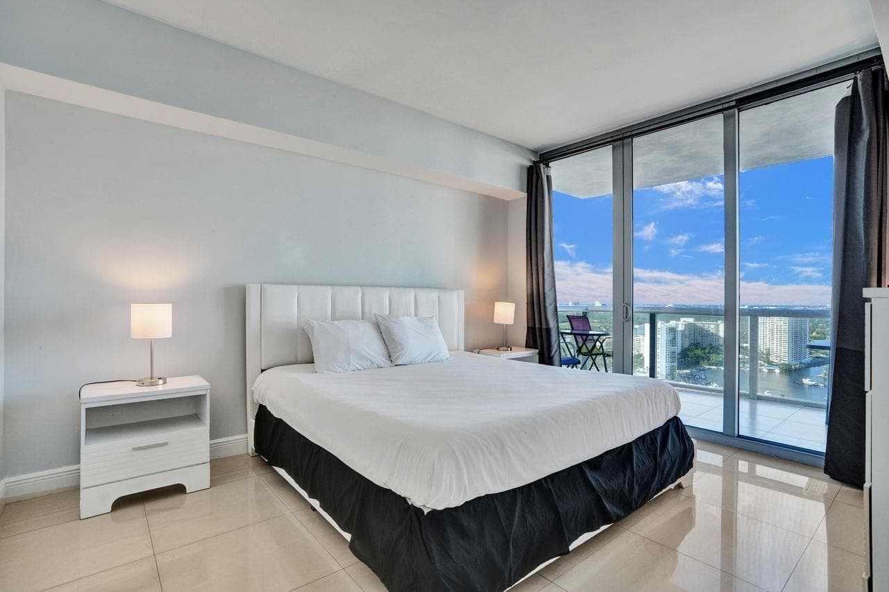 2600 E Hallandale Beach Boulevard T3210 photo 5