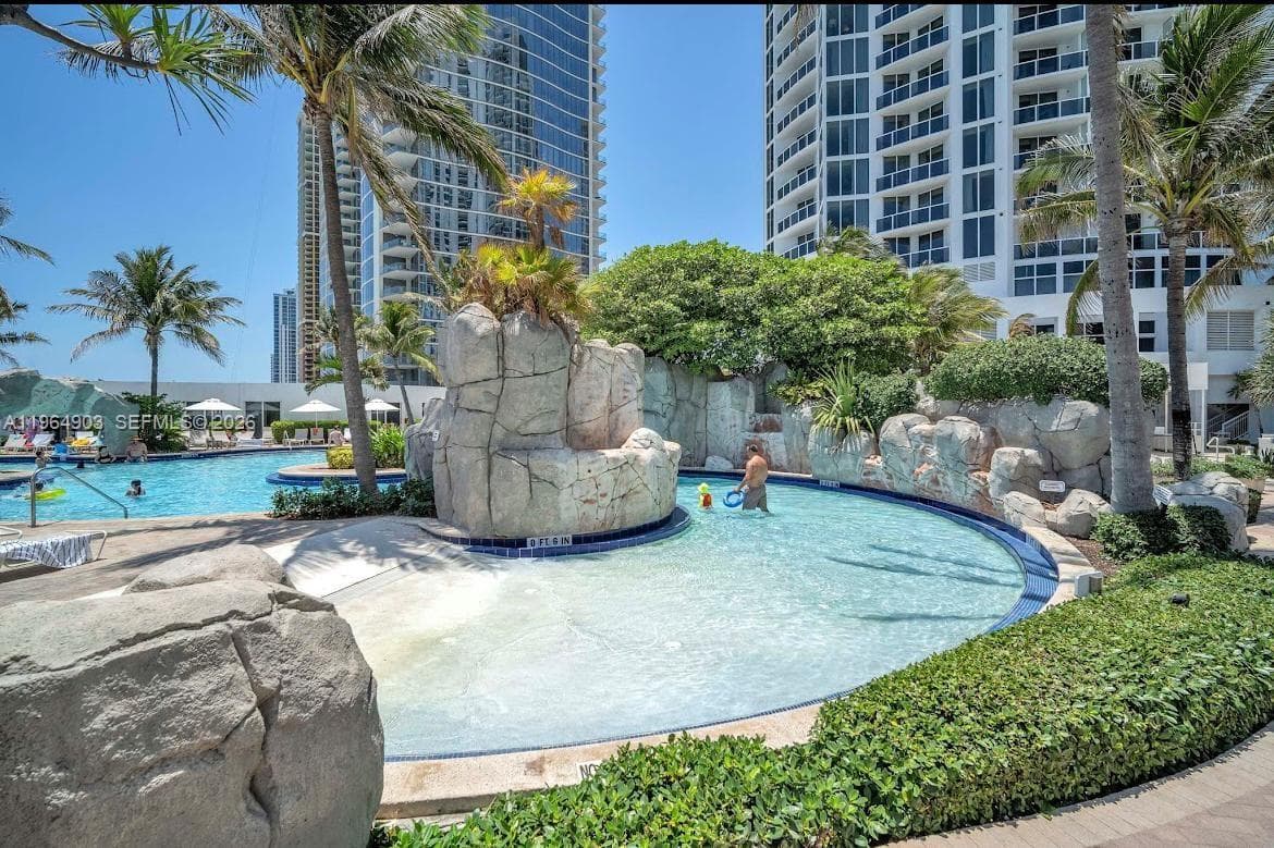 18001 Collins Ave 917 photo 1