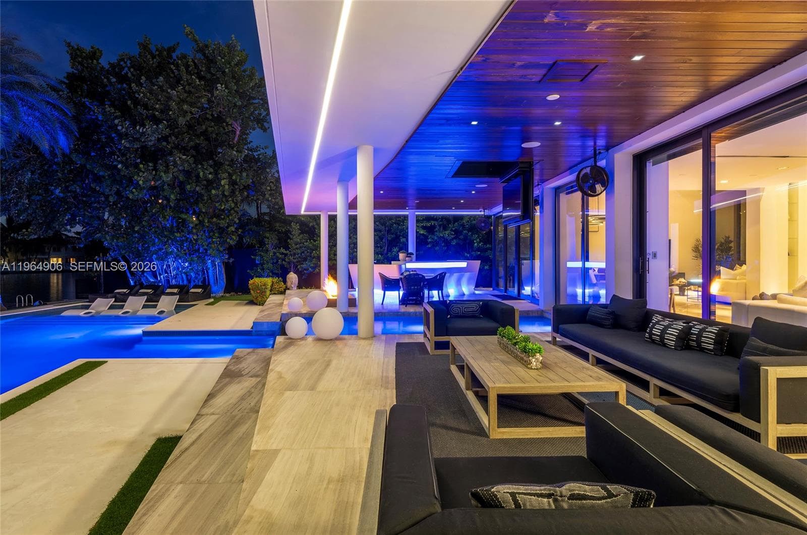 528 Lakeview Ct photo 6