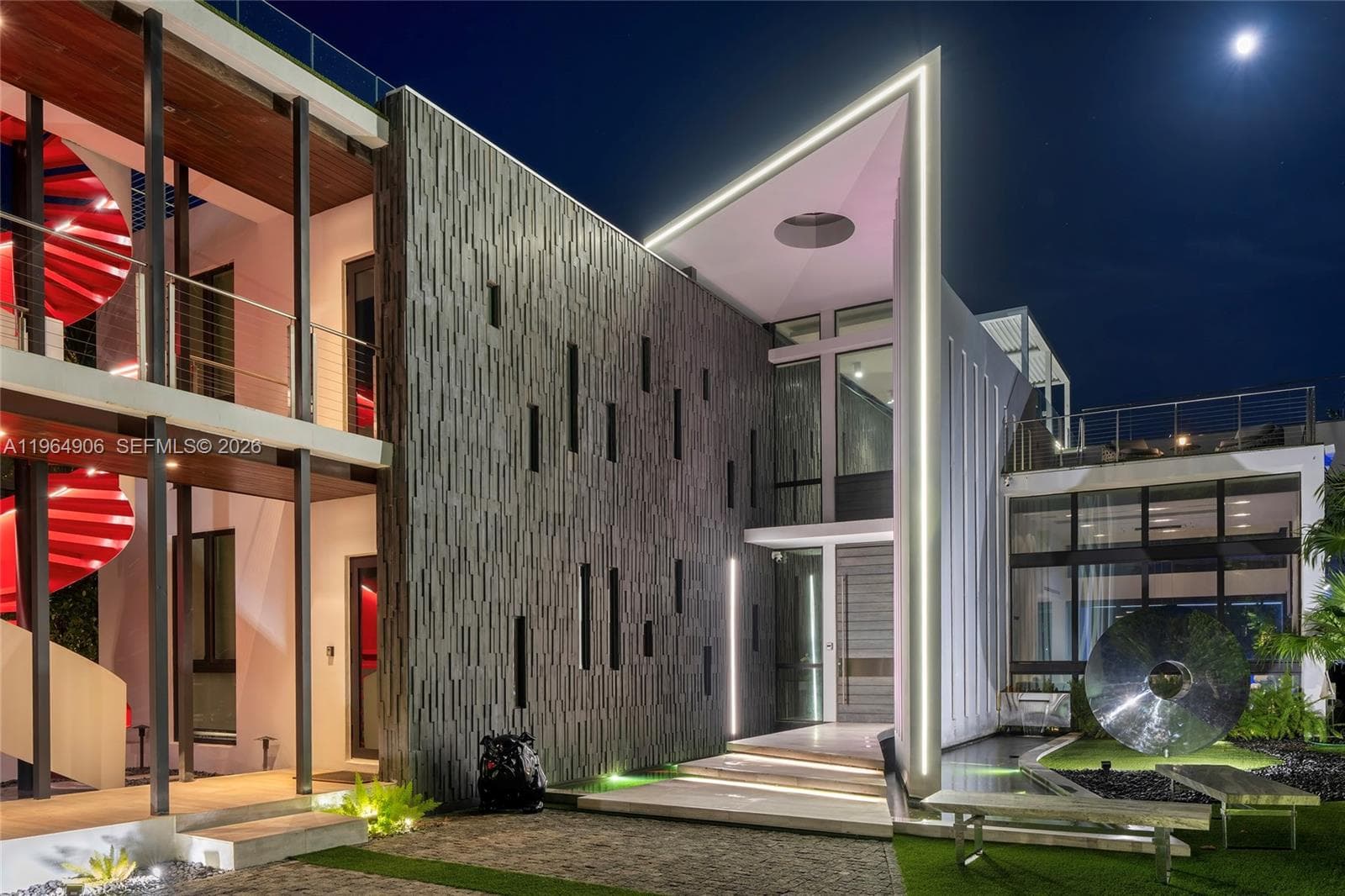 528 Lakeview Ct photo 13