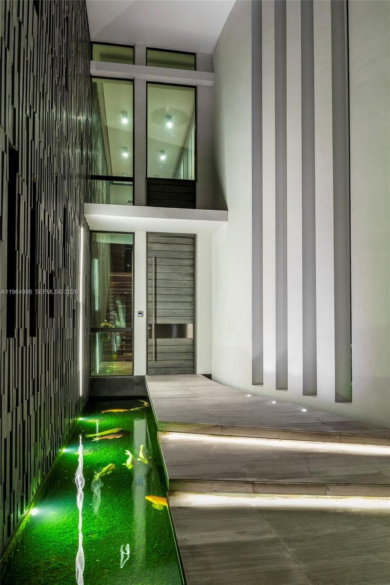 528 Lakeview Ct photo 16