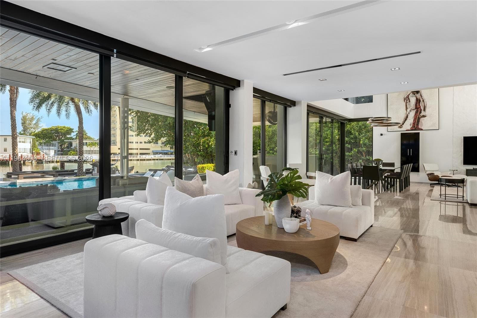 528 Lakeview Ct photo 24