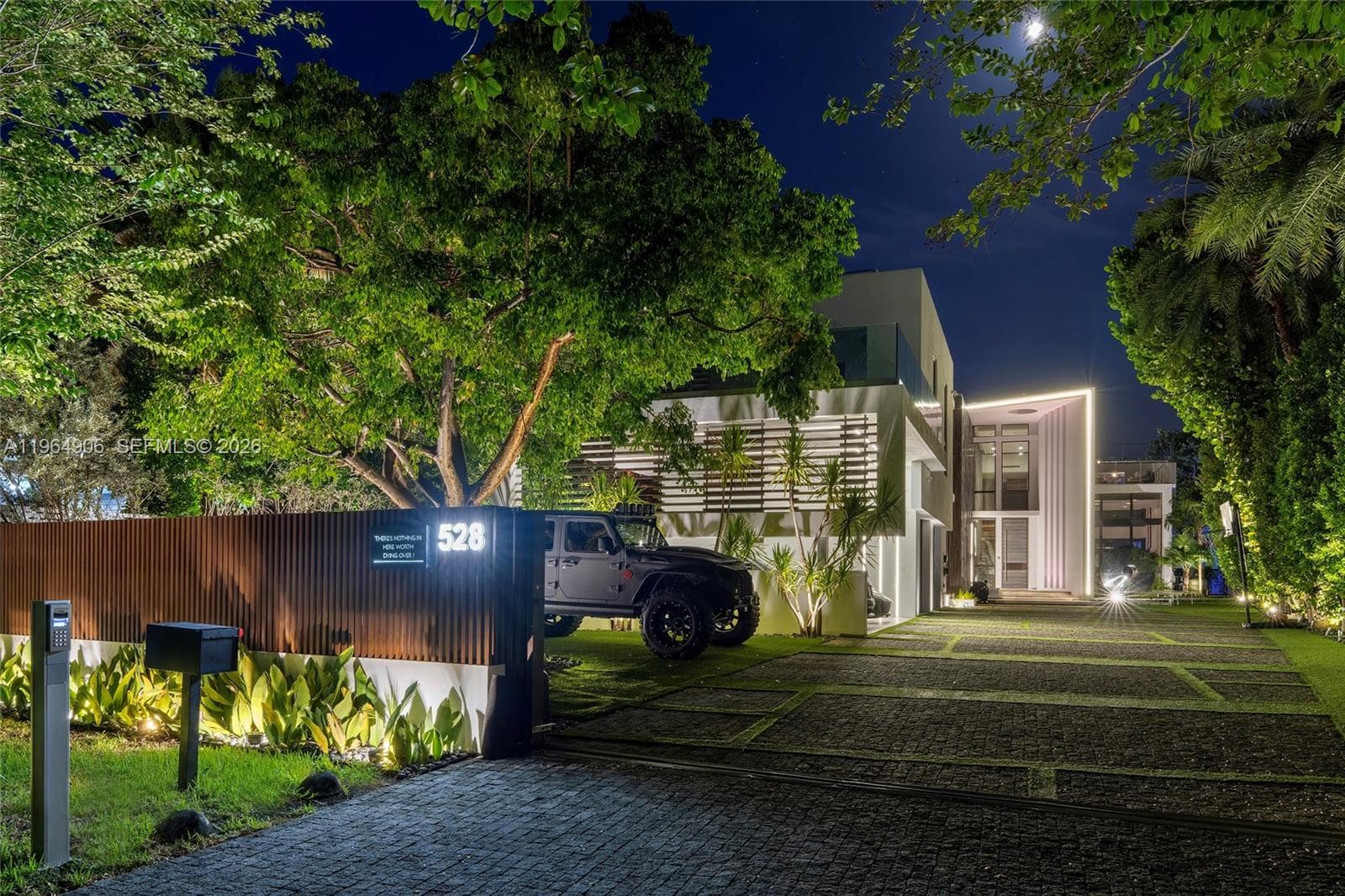 528 Lakeview Ct photo 10