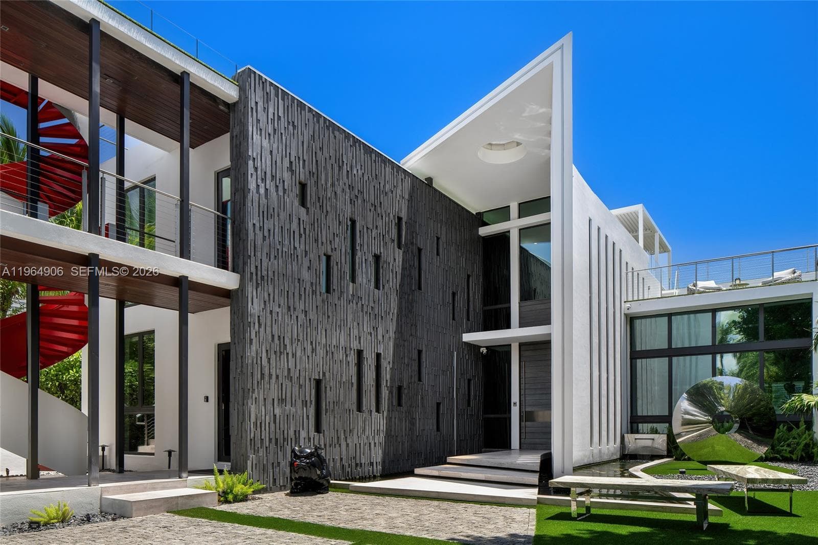 528 Lakeview Ct photo 18