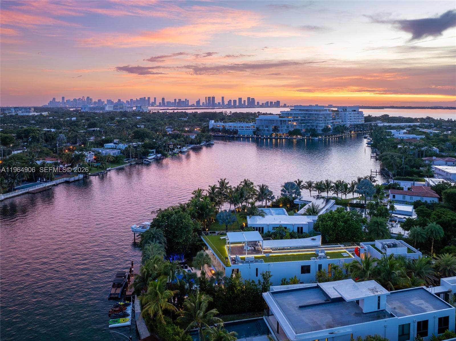 528 Lakeview Ct photo 21