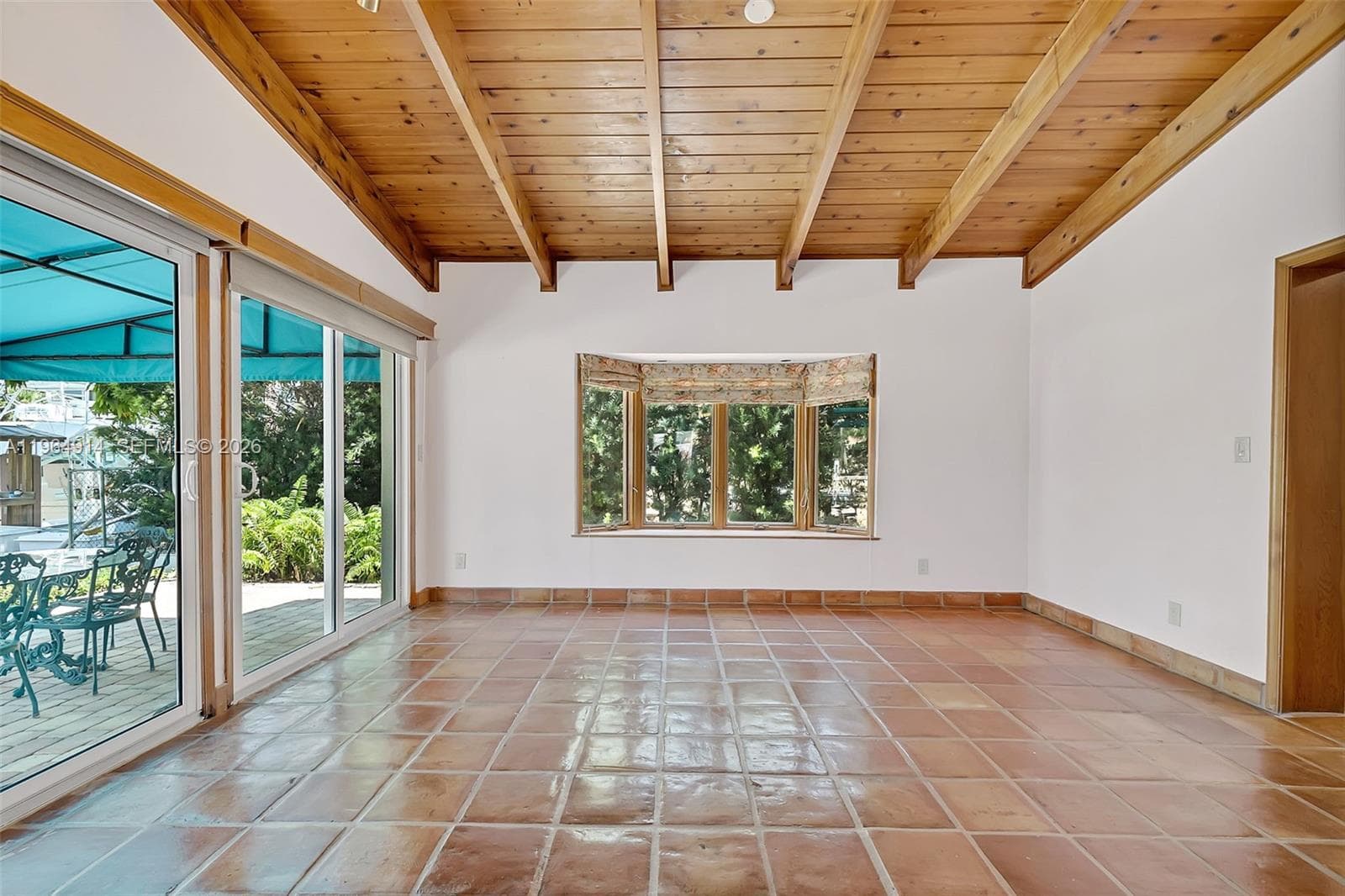 325 Bontona Ave photo 5