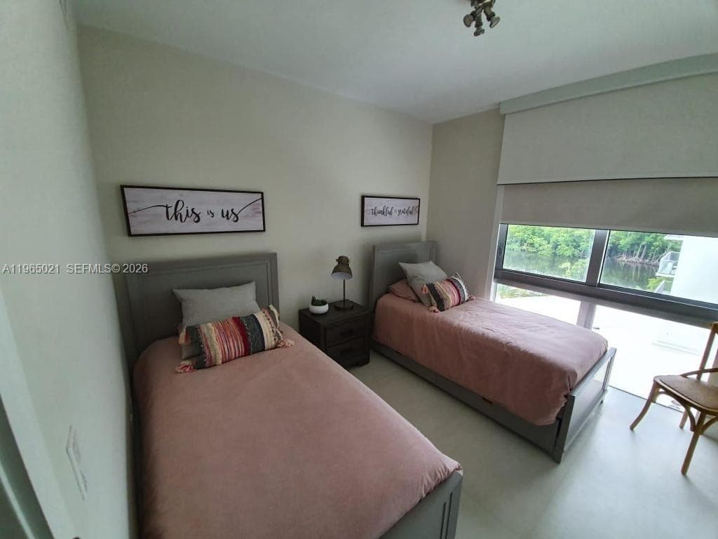 16385 Biscayne Blvd 507 photo 23